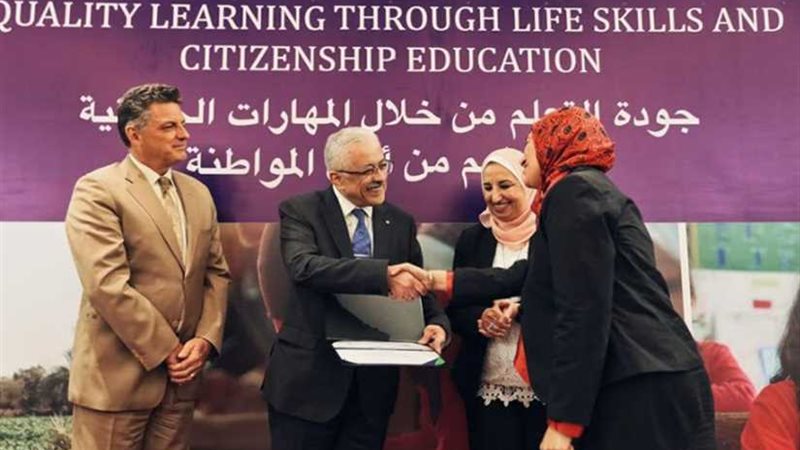 وزير التعليم يشهد