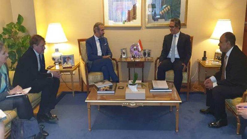 وزير الآثار يستقبل