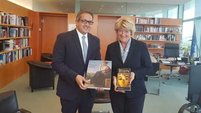 العناني يلتقي وزيرة