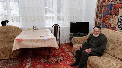 وفاة أكبر معمر في العالم (صور)