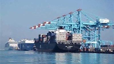تداول 336 شاحنة بضائع بموانئ البحر الأحمر