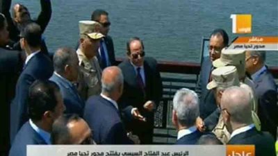 السيسي يقوم بجولة تفقدية للمشروعات التي افتتحها اليوم بالفيديوكونفرنس