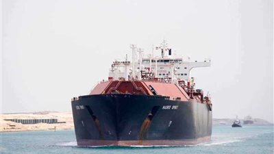 قناة السويس تسجل رقم قياسي بعبور 66 سفينة بحمولات 4 ملايين طن