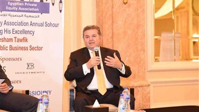 وزير قطاع الأعمال: نخطط لرفع الأجر الأساسى ل٢٠٩ آلاف عامل