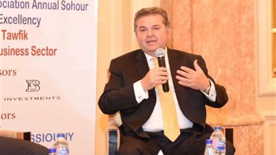 وزير قطاع الأعمال: سنضخ 21 مليارا لتطوير الغزل والنسيج