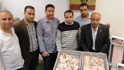 جمارك مطار برج العرب تحبط محاولة تهريب كمية من مستحضرات التجميل