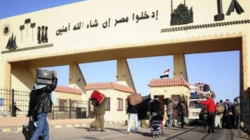 عودة 385 مصريًا من