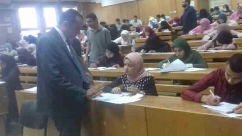 عميد آداب الفيوم