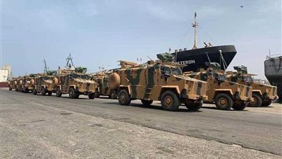 شحنة أسلحة تركية للإرهابى الليبي صلاح بادى تصل طرابلس.. صور