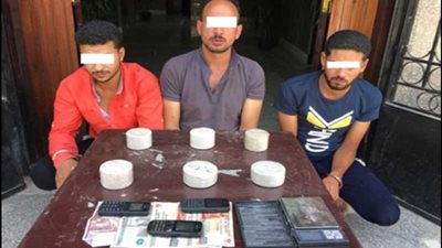 الأجهزة الأمنية بقنا تلقي القبض على تاجري مخدرات بمركز أبو تشت