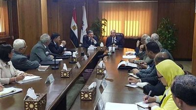 وزيرا النقل وقطاع الأعمال العام يبحثان التعاون لتطوير خدمات النقل البحري