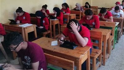 مدير تعليم الاسماعيلية: طلاب الصف الاول الثانوي أدوا امتحان الأحياء إلكترونيا بـ