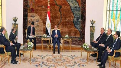 الرئيس السيسى يمنح سفير الصين بالقاهرة وسام الجمهورية من الطبقة الأولى