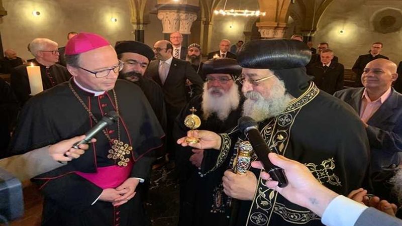 البابا تواضروس يتسلم