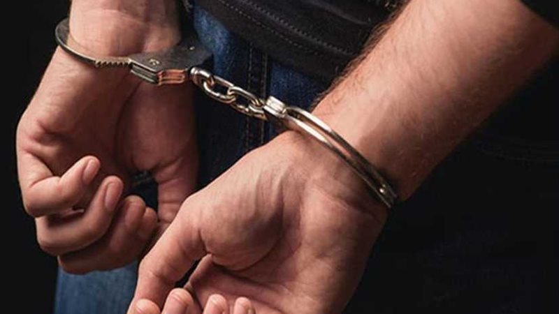 القبض على عاطل وبحوزته