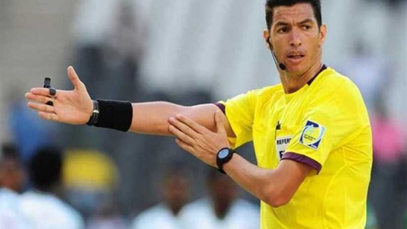 جهاد جريشة يدير مباراة