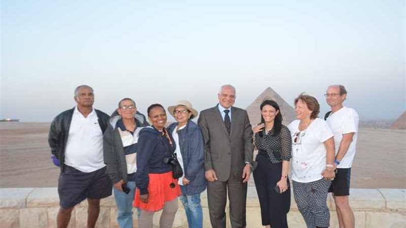 وزيرة السياحة تزور