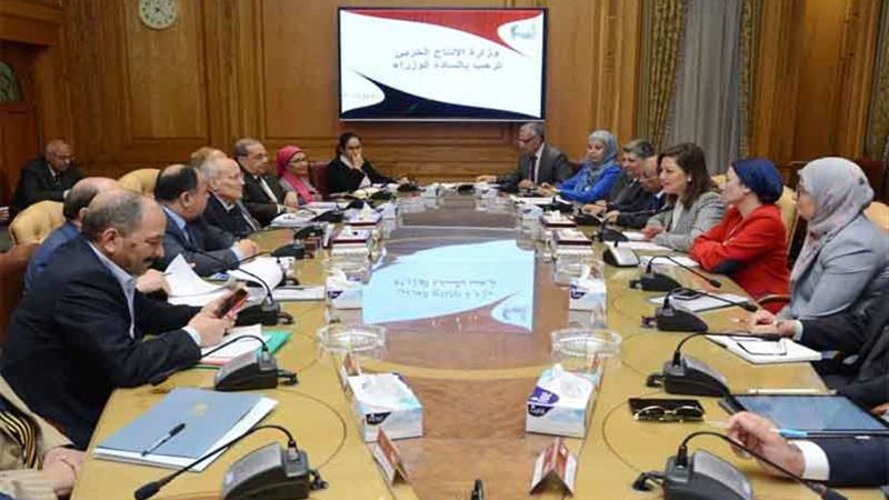 العصار وخمسة وزراء