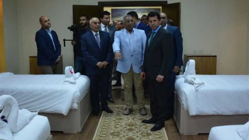 وزير الرياضة يستقبل