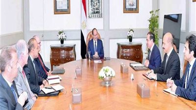 موجز الرابعة.. السيسي يوجه بتذليل كافة العقبات أمام 