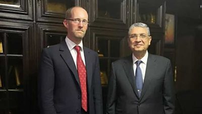 وزير الكهرباء يستقبل مسؤول ملف الطاقة بالبنك الأوروبى