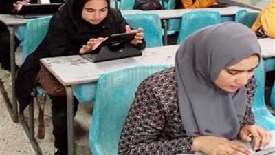 93 مدرسة تؤدي امتحان اللغة الأجنبية الثانية إلكترونيا بالإسكندرية