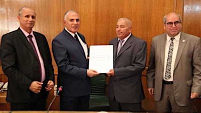 عبدالعاطى يُكرم أبناء الوزارة من المتميزين في مصلحة الري