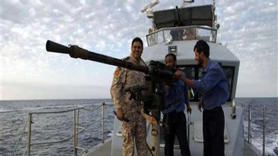 الجيش الليبي يكشر عن أنيابة ويفرض حظرا بحرياً على طرابلس