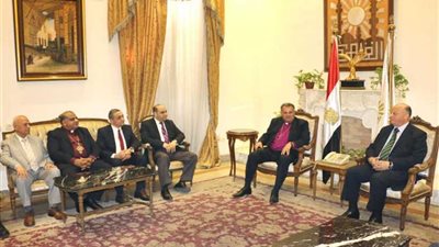 لقاء المحبة.. محافظ القاهرة يلتقي رئيس الطائفة الإنجيلية 