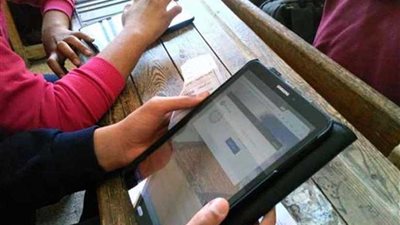 نشرة 24.. 99% من طلاب الصف الأول الثانوي يؤدون امتحان الجغرافيا إلكترونيًا وتعادل الأهلي والإسماعيلي‎