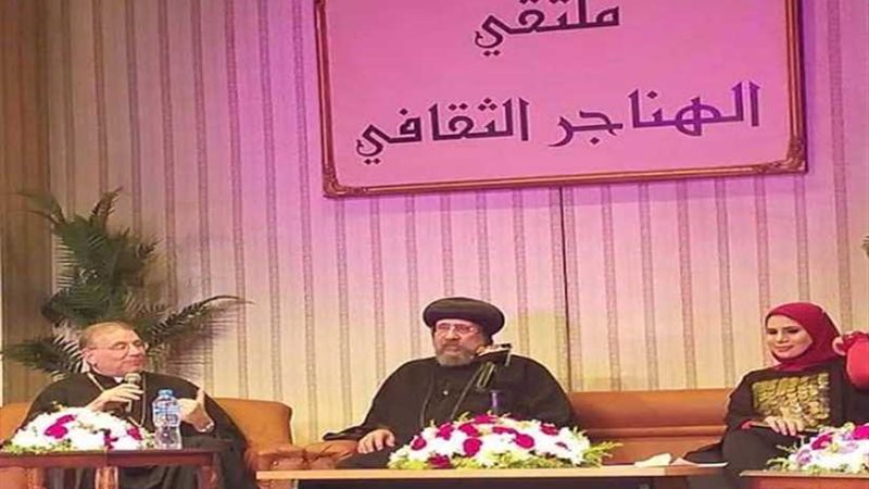 الهلال والصليب والشعر