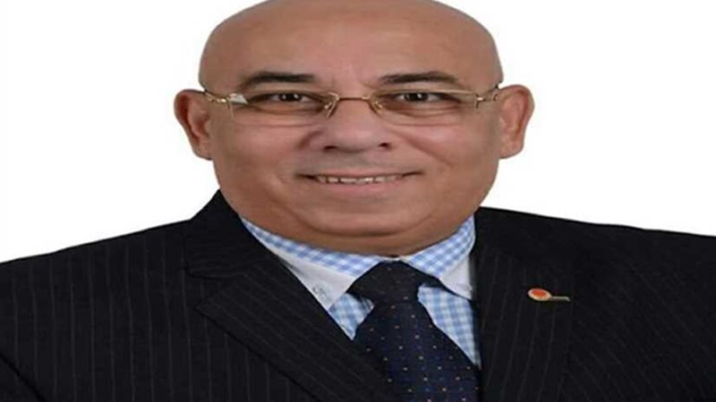 رئيس الكاراتيه يطير