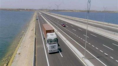 وزير النقل: الانتهاء من تطوير وتوسيع المحور التنموي بـ 