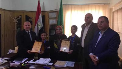 وكيل تعليم الدقهلية يكرّم فريق 