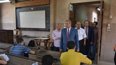 رئيس جامعة الأزهر يتفقد لجان الامتحانات