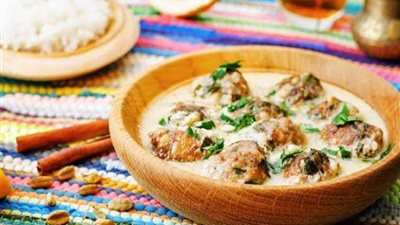 سفرة رمضانية.. طريقة عمل صينية اللحمة بالطحينة