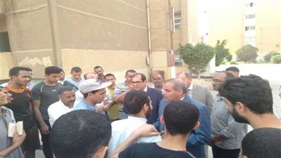 رئيس جامعة الأزهر يفاجئ المدينة الجامعية للطلاب قبيل الإفطار