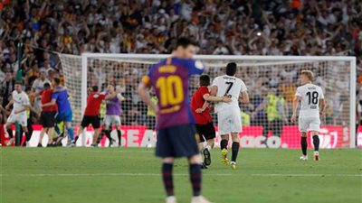 فالنسيا بطلا لكأس ملك إسبانيا بثنائية في شباك برشلونة