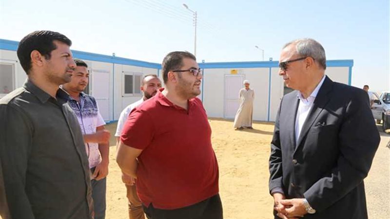 محافظ قنا يتفقد مجمع