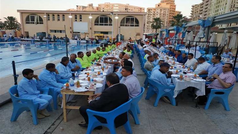 محافظ البحيرة يشارك