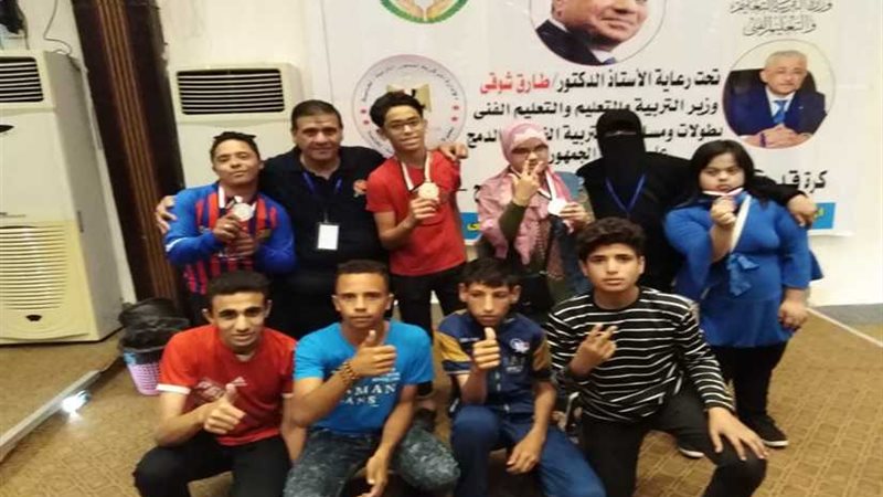 طلاب المدرسة الفكرية