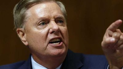 سيناتور أمريكي يحذر من عواقب استمرار الديمقراطيين في مساءلة ترامب