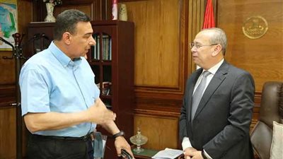محافظ كفر الشيخ يتابع أعمال الرصف بالمراكز والمدن