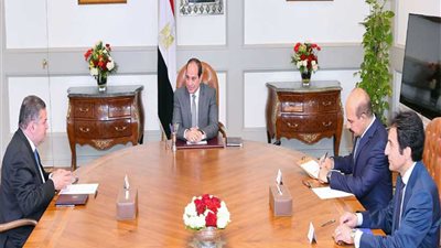 نشرة 24 .. الرئيس يتابع خطة إصلاح شركات القطاع العام ويوجه بالاهتمام بالعاملين