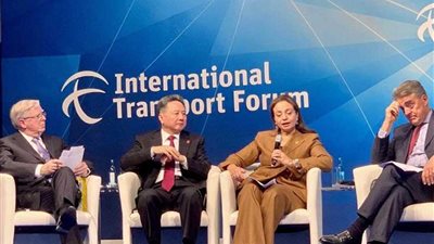 أبوزيد: الربط من خلال النقل و المعلوماتية هو التعبير الحقيقي للاندماج الأفريقي