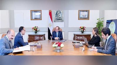 الرئيس السيسي يبحث مع 