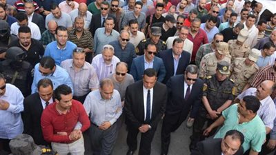 محافظ البحيرة و مدير الأمن يتقدمان جنازة النقيب عماد مطاريد