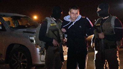 نكشف معلومات عن الإرهابي الملثم الذي تسلمته مصر مع عشماوي.. 