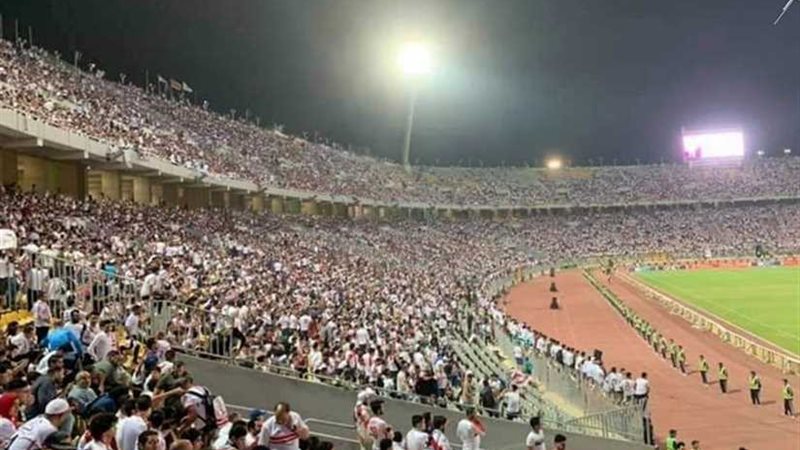 عاجل.. سقوط مشجع