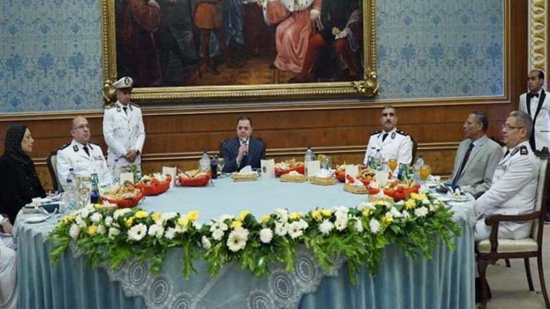 وزير الداخلية خلال